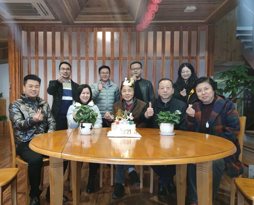 三月份生日会|温情送员工，，，，暖意留心间
